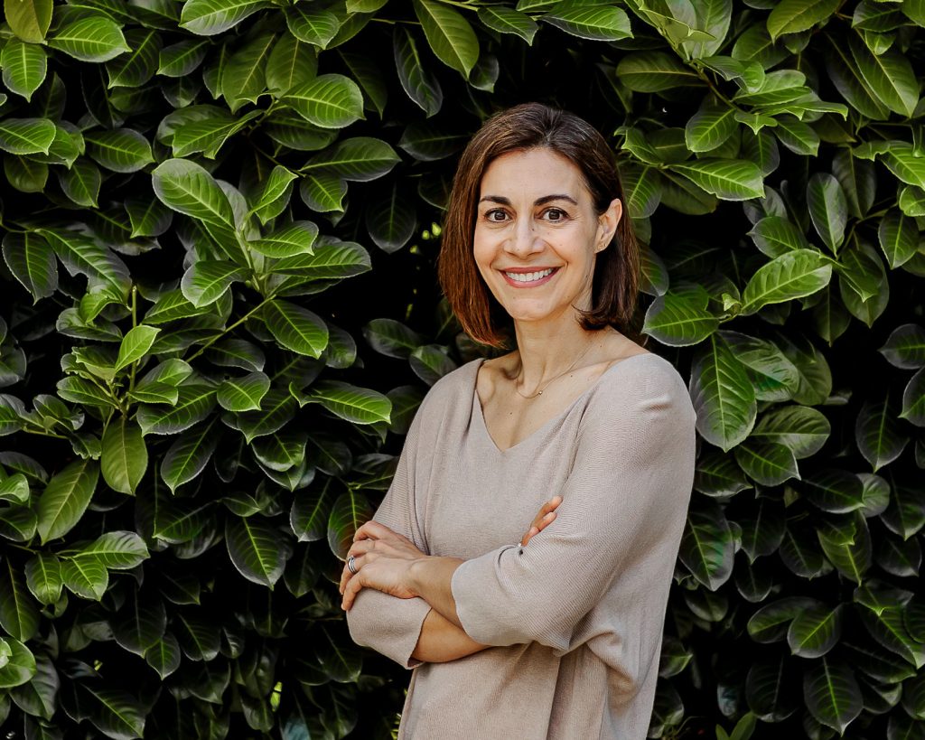 Headshot Dani Renouf 2024